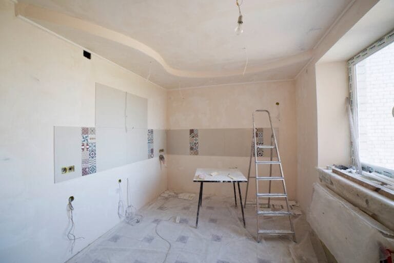 ¿Cuánto tarda en secarse una solera antes de azulejos?