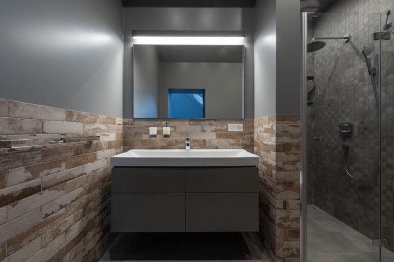 Cómo diseñar un baño pequeño para que parezca más grande