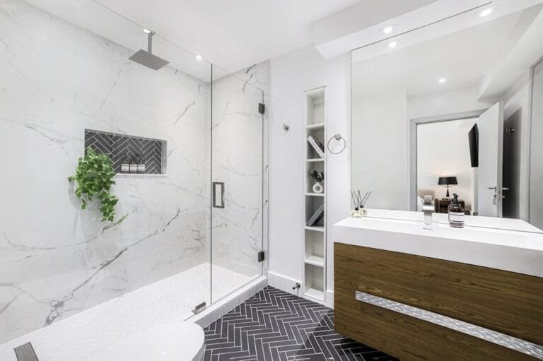 Reforma de Baños en Llíria: Guía Completa 2024