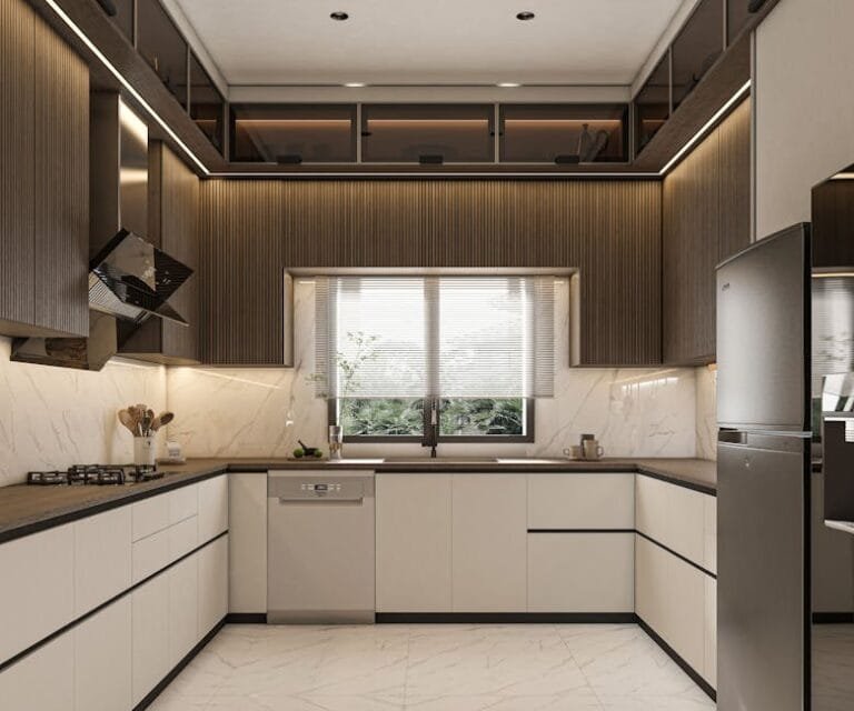 Cocina Moderna con Isla en Pedralba: Distribución Perfecta
