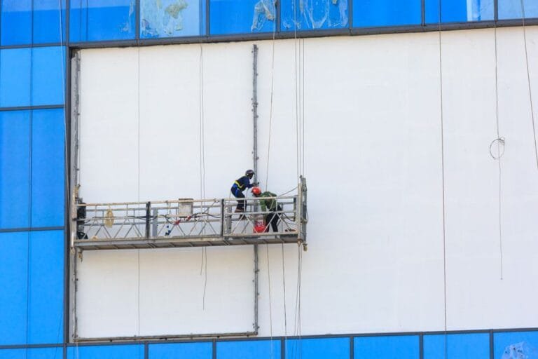 Pintar fachada monocapa en Bugarra: qué factores encarecen el
