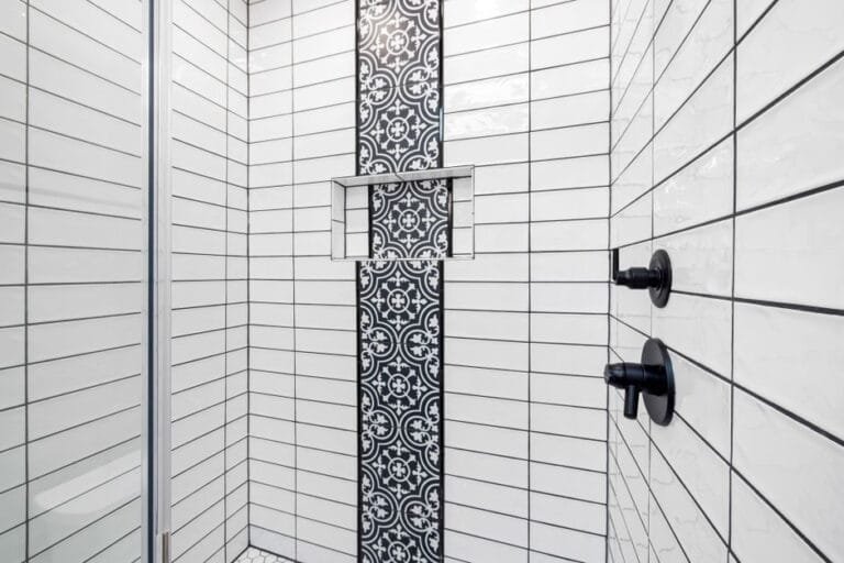 ¿Necesito licencia de obras para reformar baño en Benaguasil?