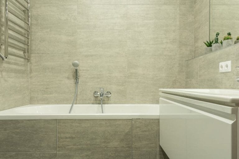 ¿Se puede instalar bañera de hidromasaje sin reforzar suelo?