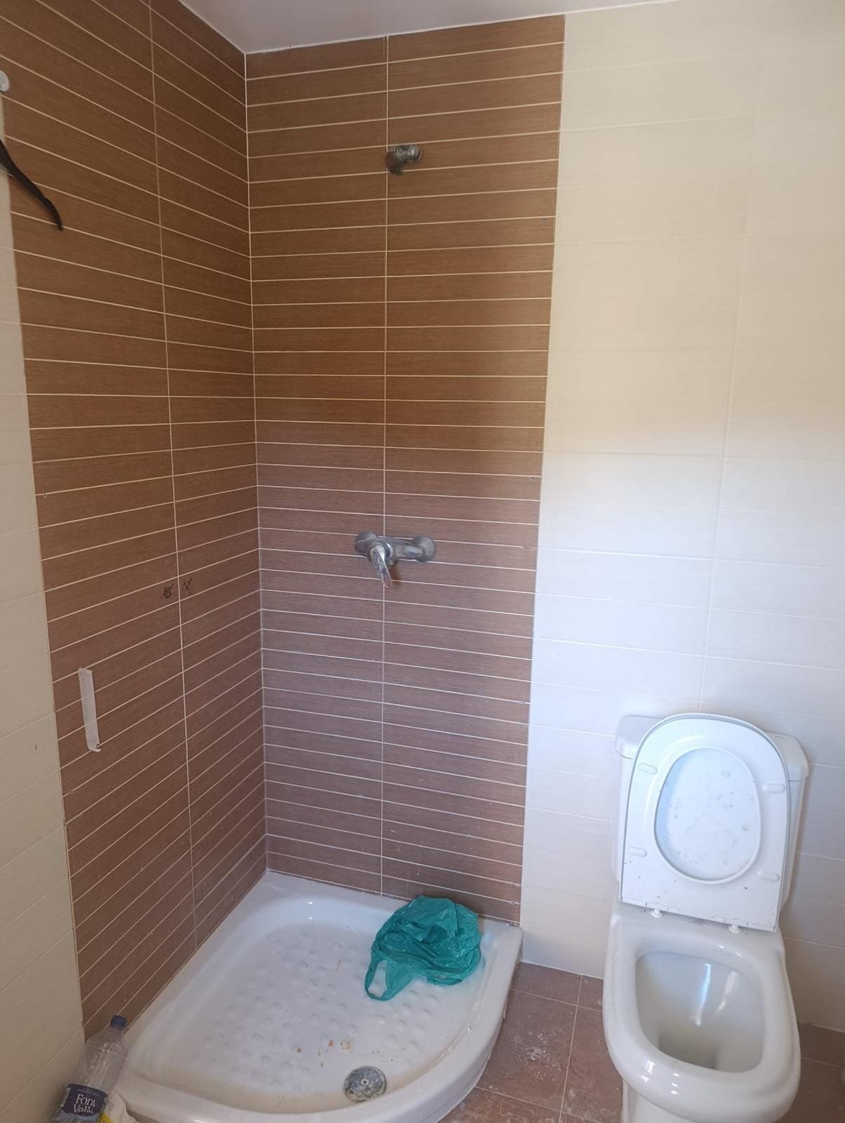 Baño antiguo antes de la reforma en Benaguasil