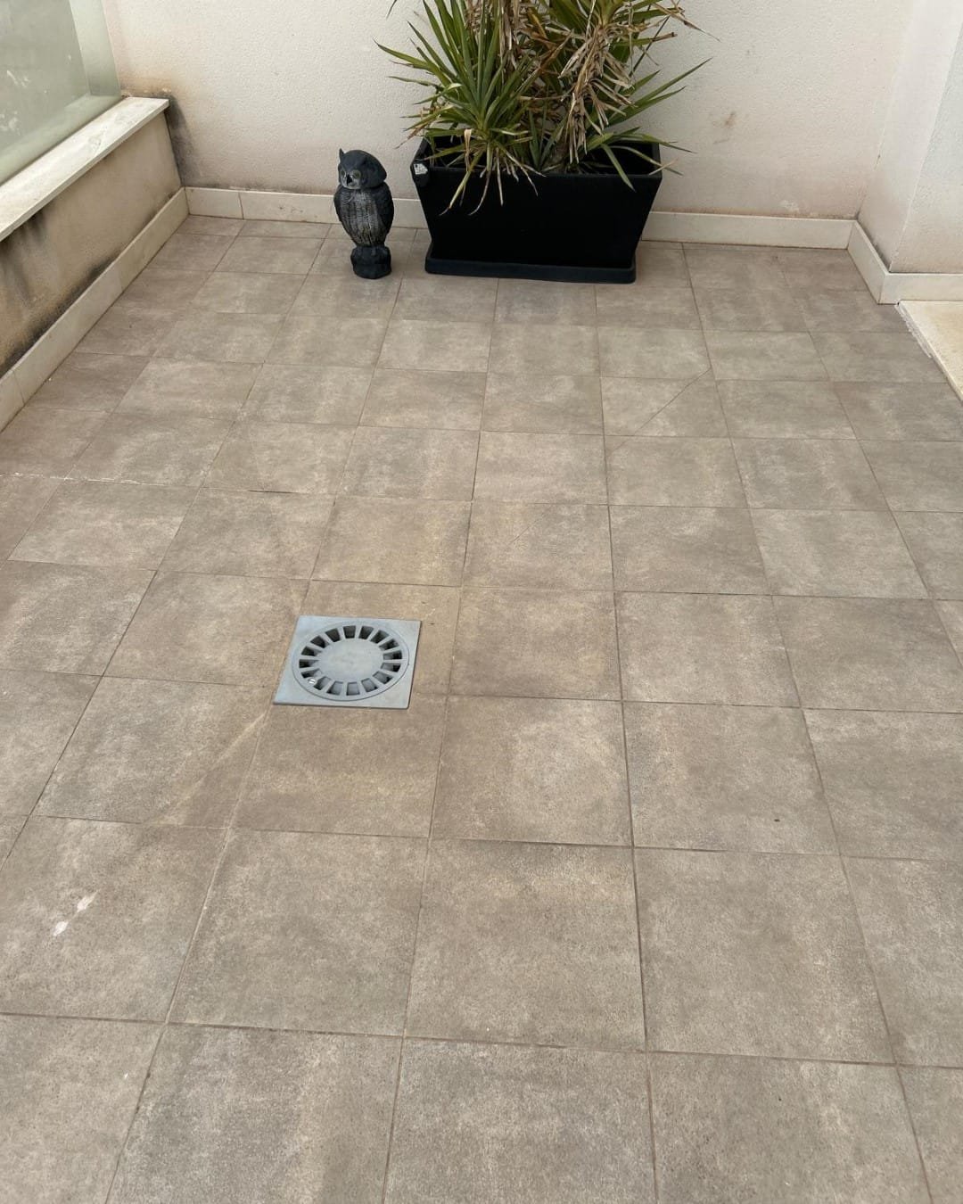 Terraza sin impermeabilizar en Llíria, antes de los trabajos