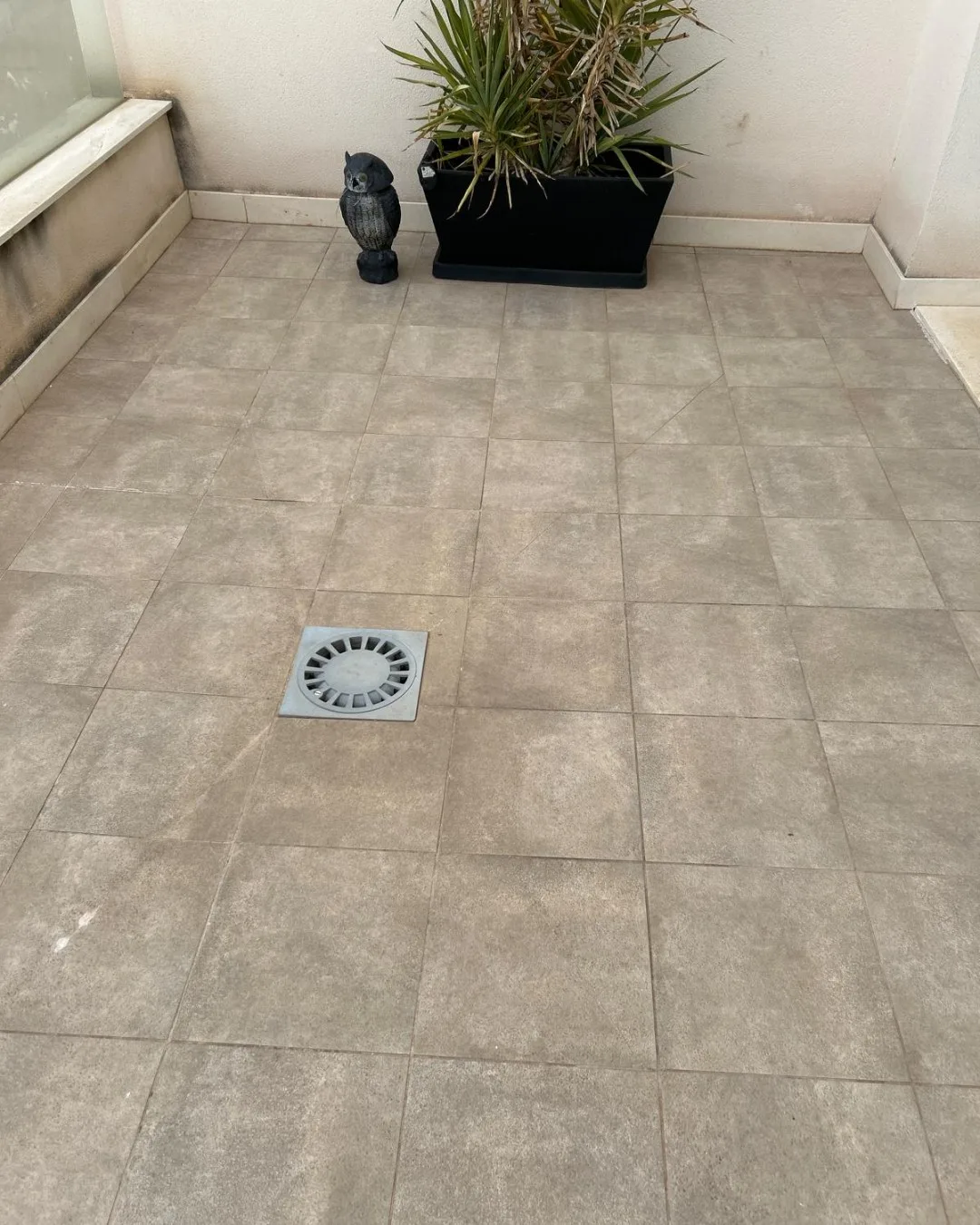 Terraza sin impermeabilizar en Llíria, antes de los trabajos