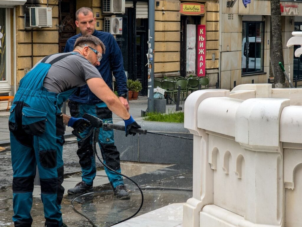 Cómo limpiar correctamente un suelo de hormigón impreso: guía práctica