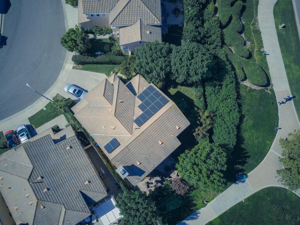 ¿Se puede legalizar una instalación de placas solares con el mismo boletín de la vivienda?